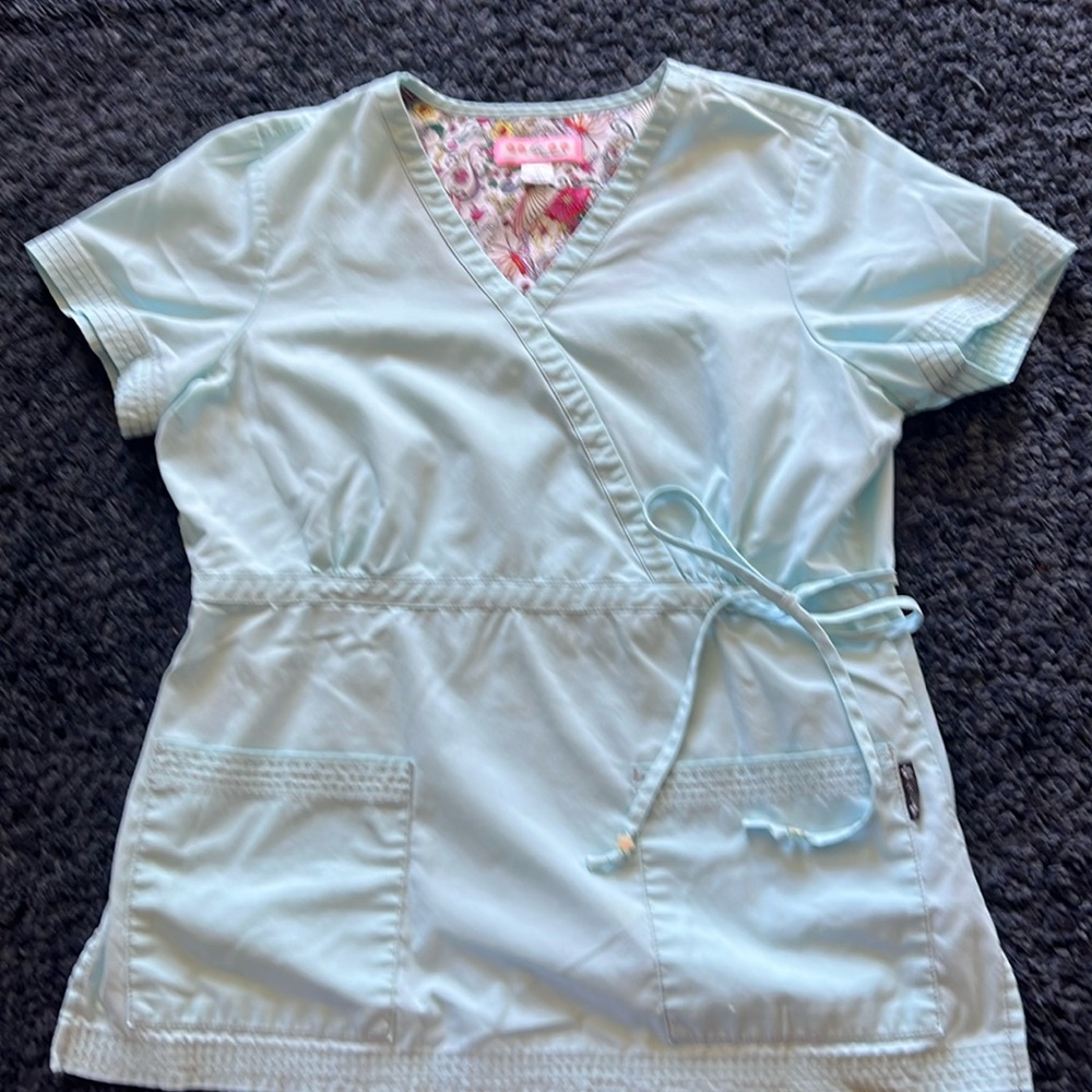 Scrub top - Koi